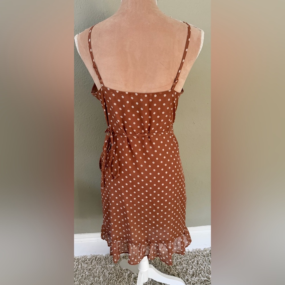 LIONESS Ruffle wrap Dress brown wht polka dot - Picture 4 of 12